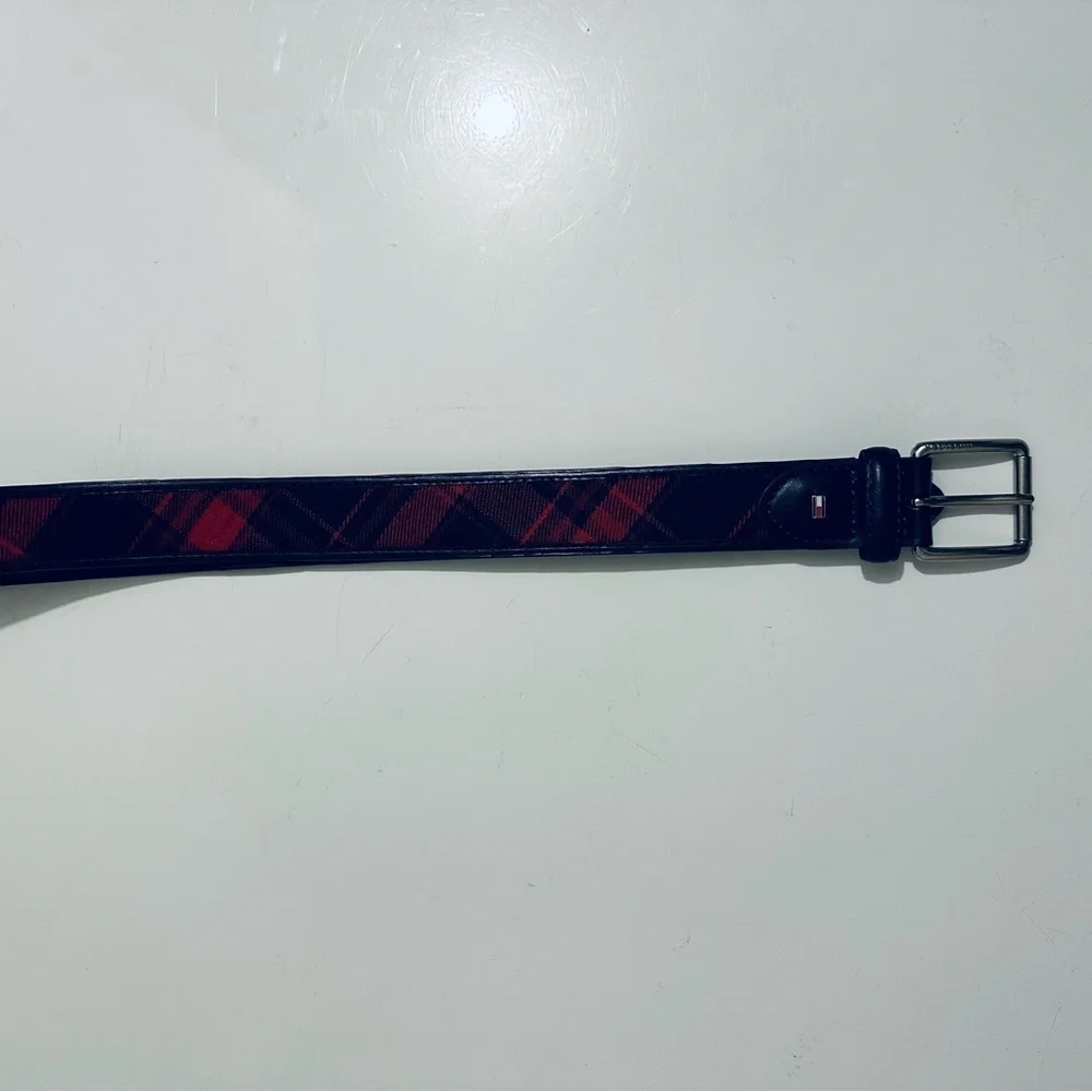 Vintage Tommy Hilfiger Red and Navy Tartan Plaid Belt, Men’s Size 40 - Picture 10 of 15